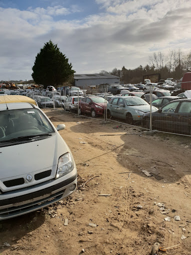 Aperçu des activités de la casse automobile FORNES située à QUIMPER (29000)